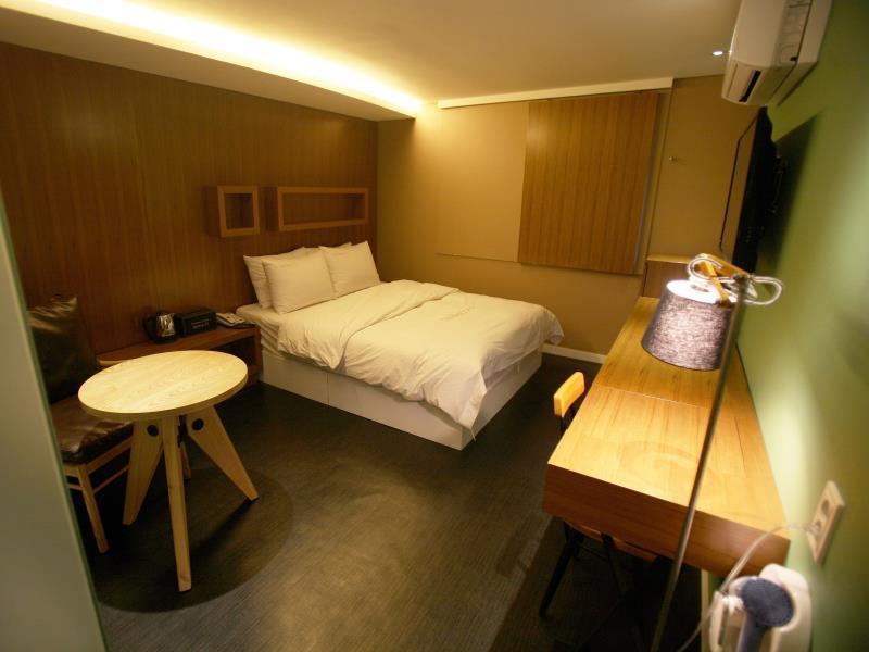 Spring 21 Hotel Sinchon Сеул Экстерьер фото